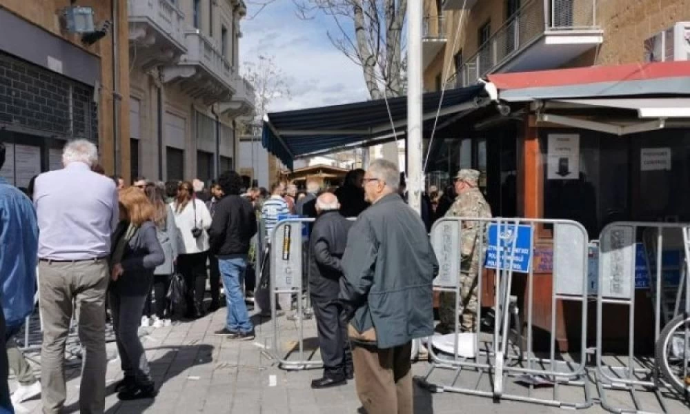 Μπούκαραν να σπάσουν τα οδοφράγματα-Επίθεση σε στρατιώτη-Βίντεο